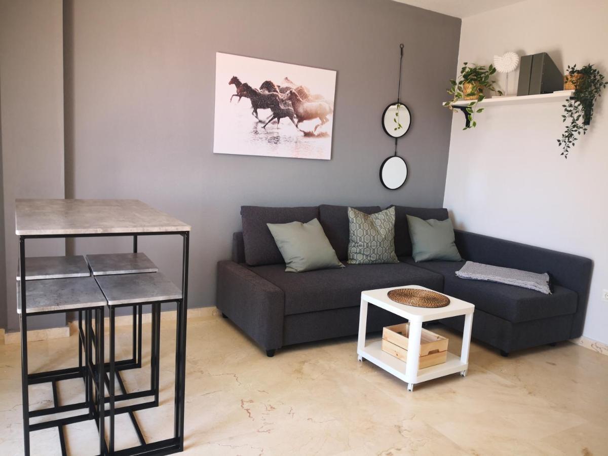 Marina De Casares Suites San Luis de Sabinillas Buitenkant foto